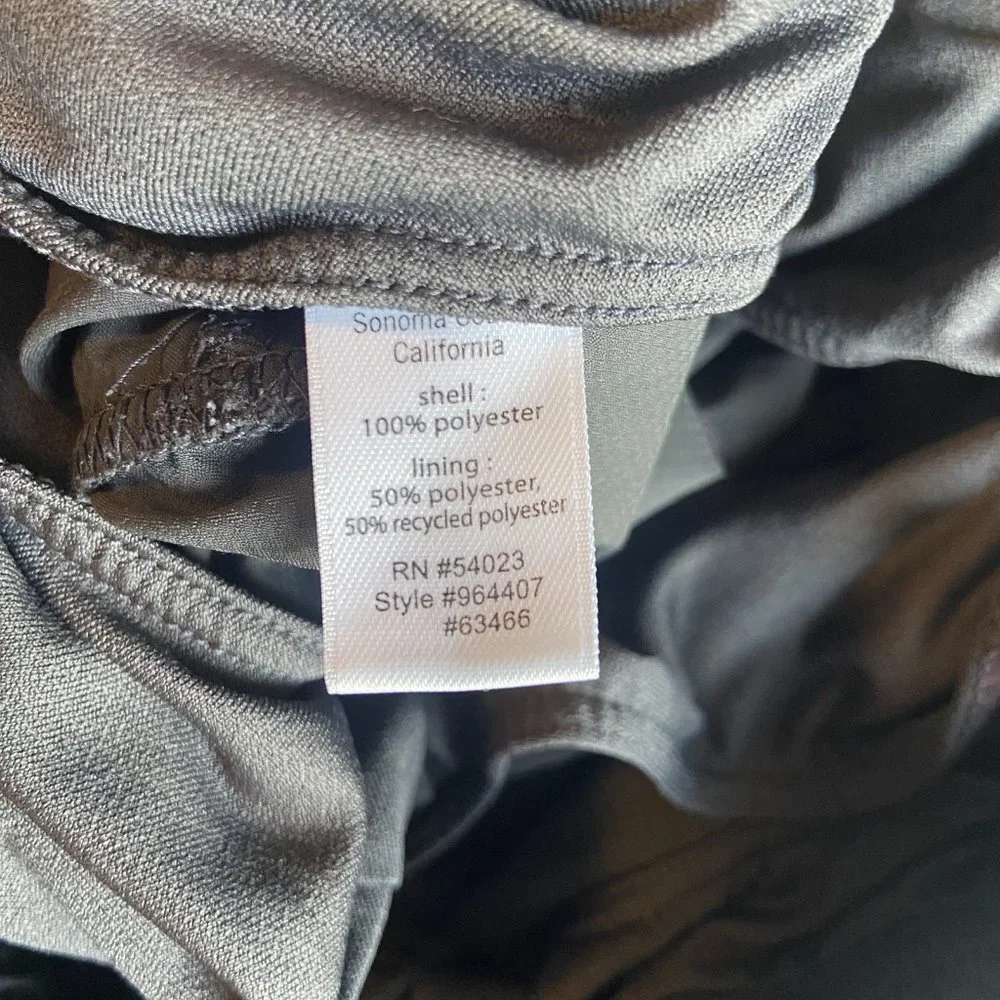Athleta Record‎ Time Microfiber Athletic Shorts  Gray Women's Size M Dark Gray